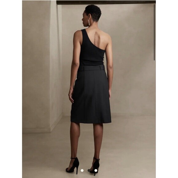 Banana Republic A-line Front Slit Knee Length Classic Black Skirt Size 4 - Picture 6 of 7